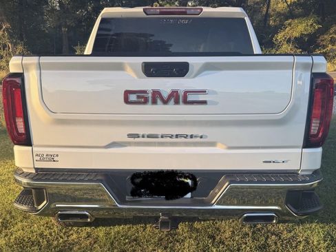 Used 2022 GMC Sierra 1500 SLT image 8
