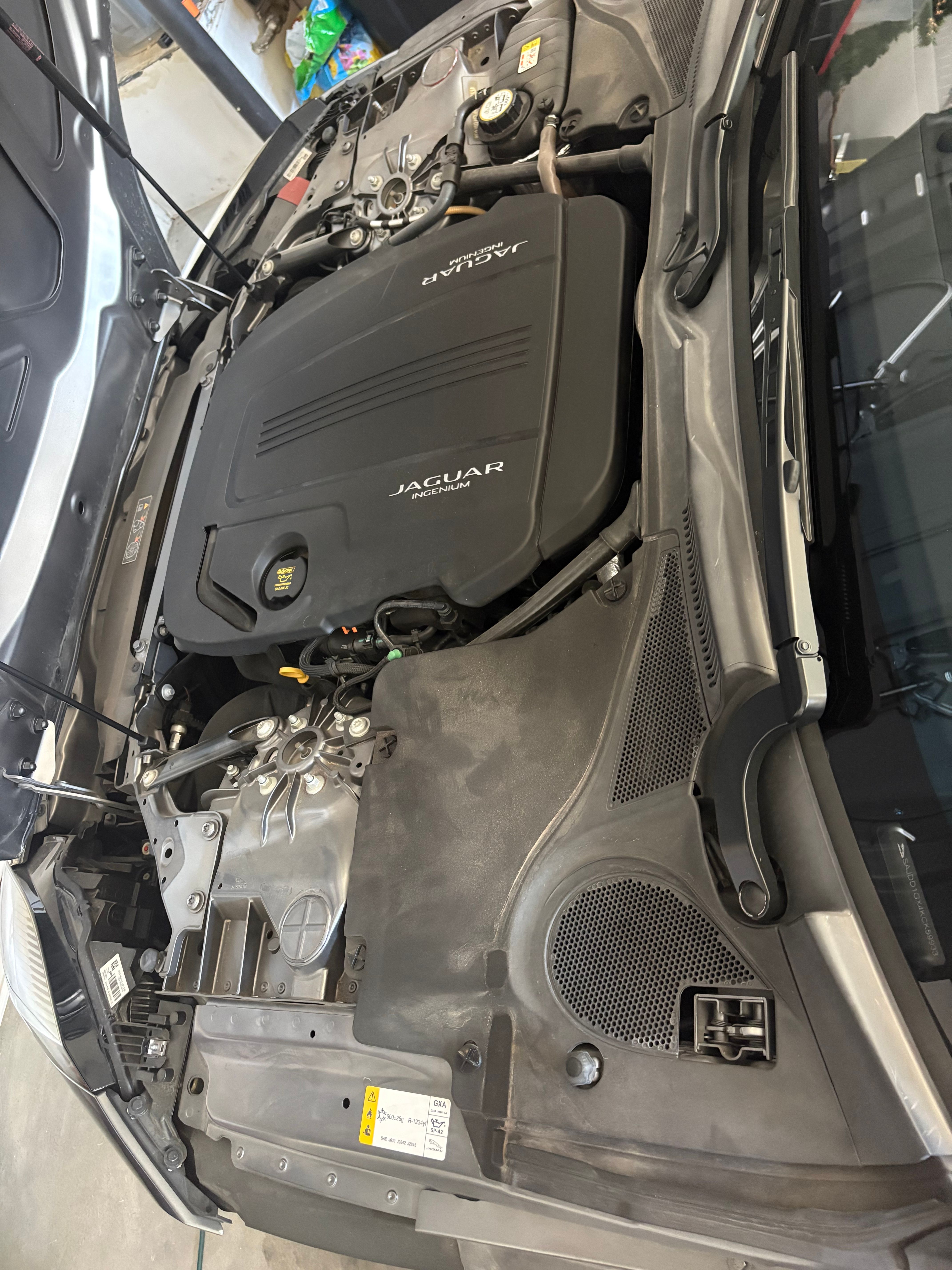 Used 2019 Jaguar F-TYPE Coupe RWD image 15