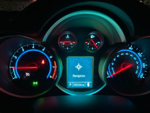 Used 2012 Chevrolet Cruze Eco image 4