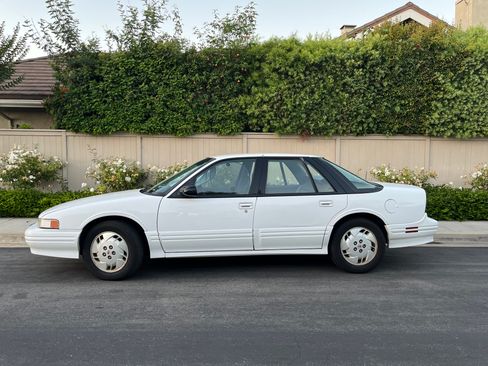 Used 1997 Oldsmobile Cutlass Supreme SL image 4