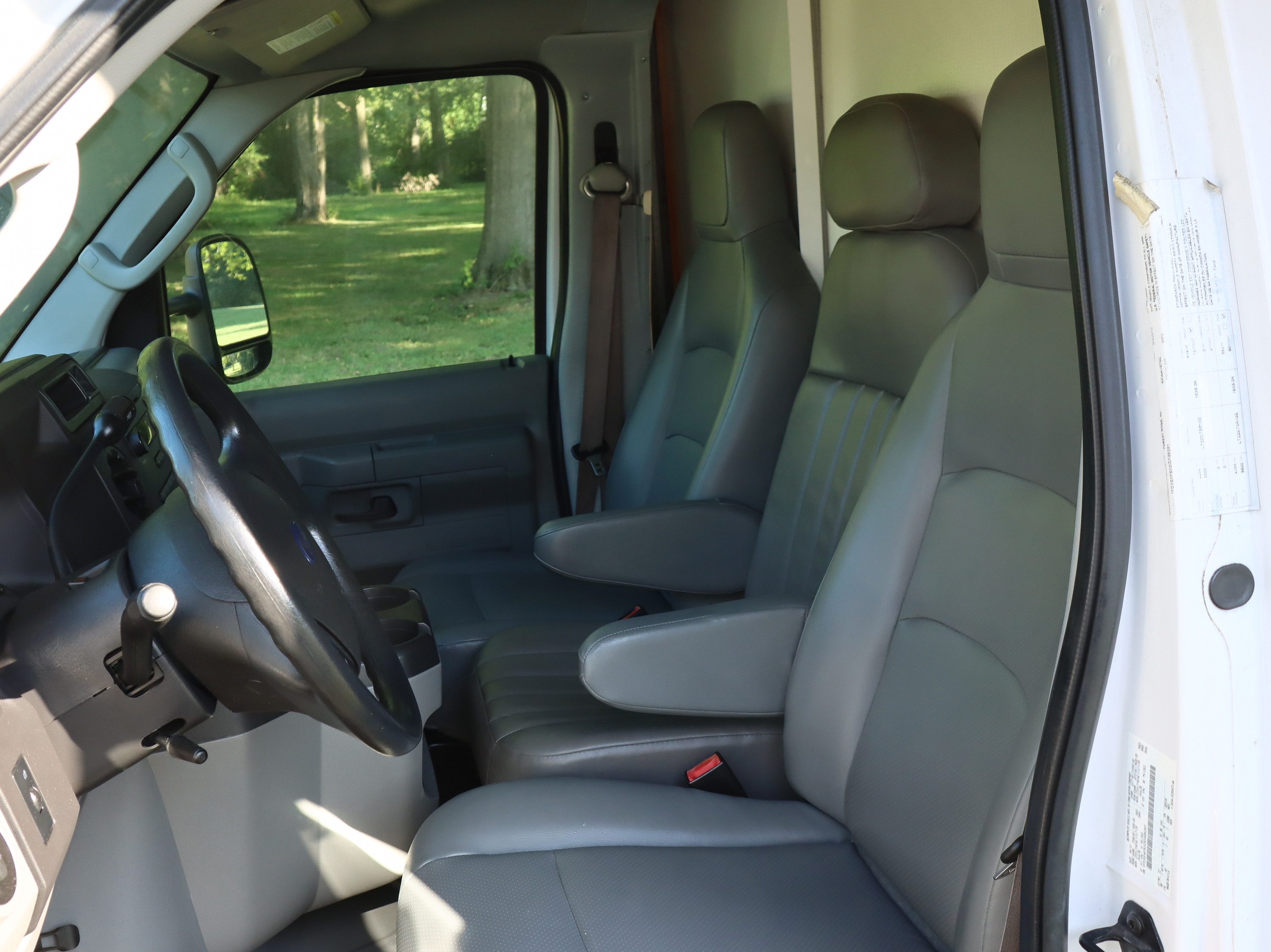 Used 2013 Ford E-450 and Econoline 450 Super Duty RWD image 14