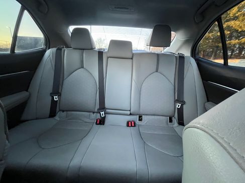 Used 2018 Toyota Camry XSE image 21