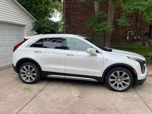 Used 2019 Cadillac XT4 Premium Luxury AWD/4WD image 5