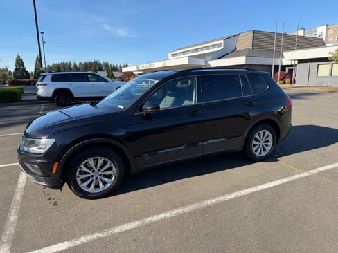 Used 2018 Volkswagen Tiguan S w/ 3rd Row Seat Package AWD/4WD image 2