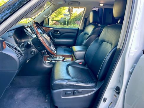 Used 2019 INFINITI QX80 Luxe w/ Cargo Package image 8