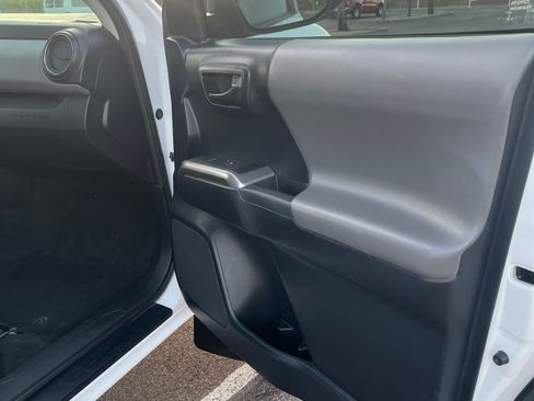 Used 2019 Toyota Tacoma SR5 image 13