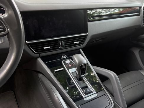 Used 2020 Porsche Cayenne AWD/4WD image 10