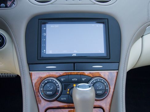 Used 2012 Mercedes-Benz SL 63 AMG image 15