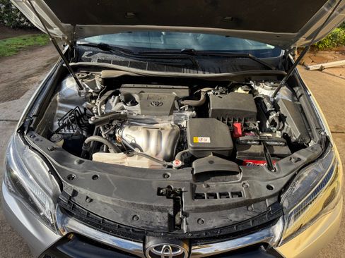 Used 2017 Toyota Camry SE image 16