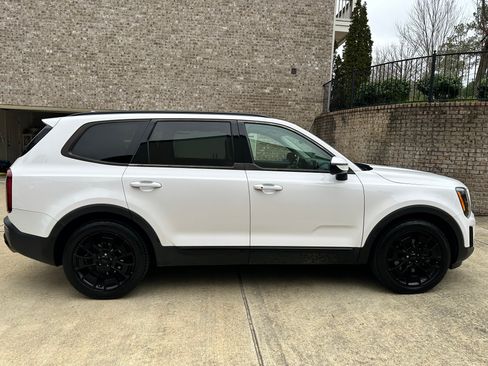 Used 2021 Kia Telluride EX w/ EX Premium Package image 2