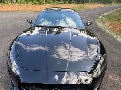 Used 2012 Maserati GranTurismo MC RWD image 1