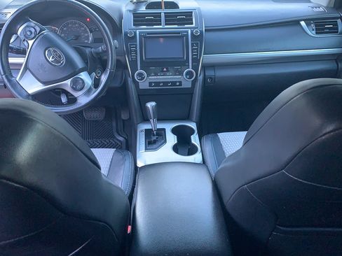 Used 2012 Toyota Camry SE image 11