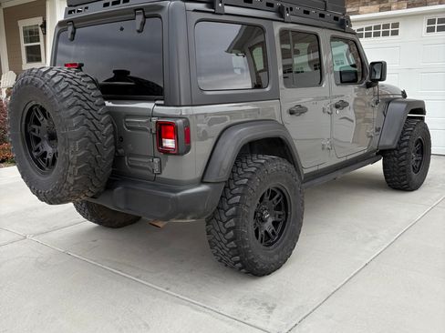 Used 2019 Jeep Wrangler Unlimited Sport image 6