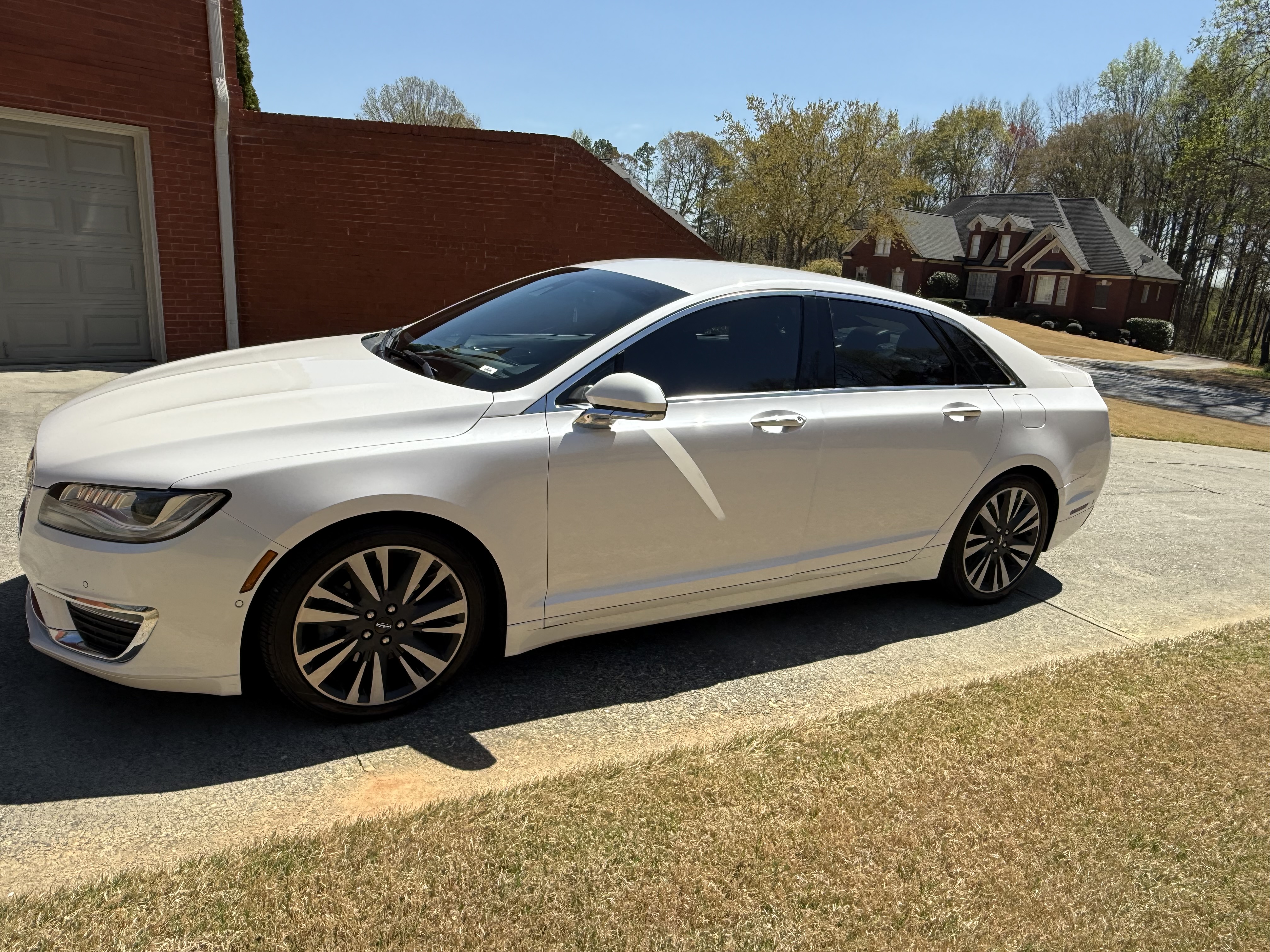 Used 2018 Lincoln MKZ Reserve w/ Technology Package FWD image 1