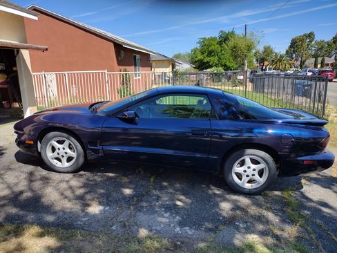 Used 2002 Pontiac Firebird Coupe image 4