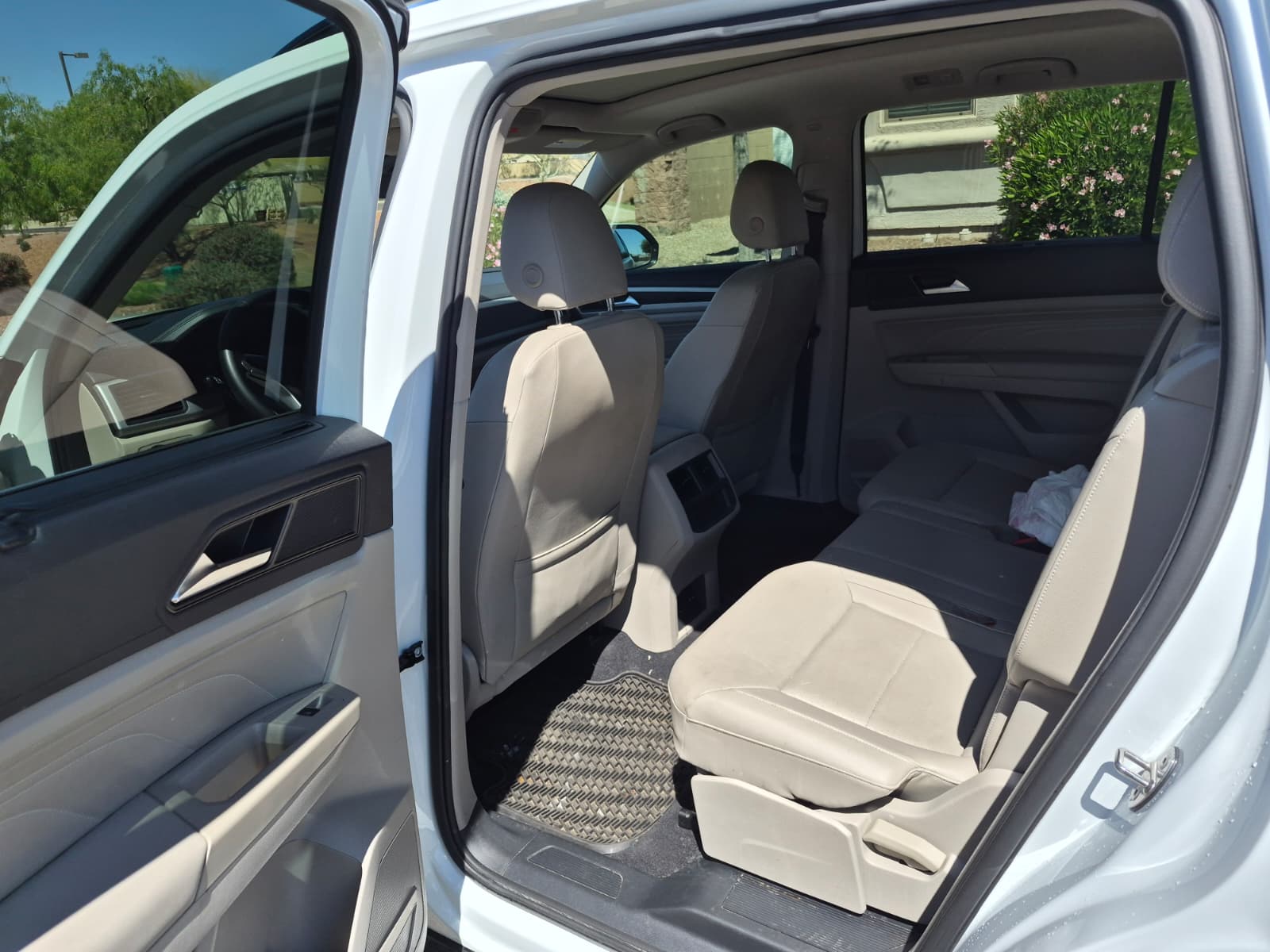 Used 2021 Volkswagen Atlas SE w/ Panoramic Sunroof Package FWD image 10