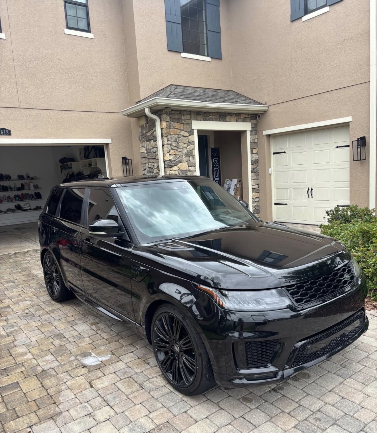 Used 2019 Land Rover Range Rover Sport HSE Dynamic AWD/4WD image 2