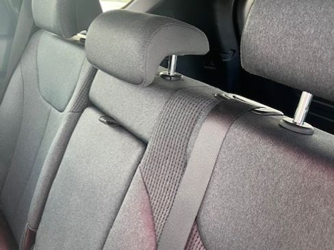 Used 2019 Hyundai Santa Fe SE image 17