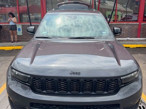 Used 2024 Jeep Grand Cherokee L Laredo AWD/4WD image 16