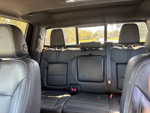 Used 2021 Chevrolet Silverado 1500 High Country w/ Technology Package image 8