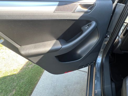 Used 2013 Volkswagen Jetta SE image 8