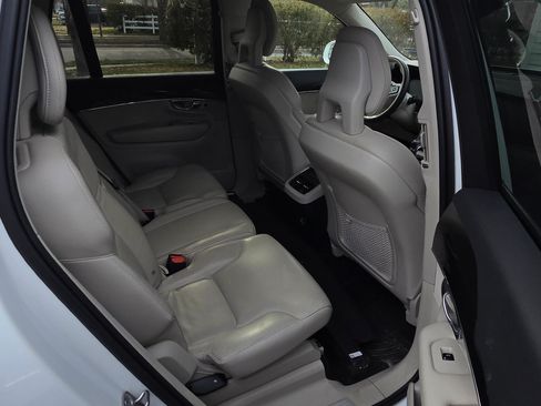 Used 2018 Volvo XC90 T5 Momentum image 5