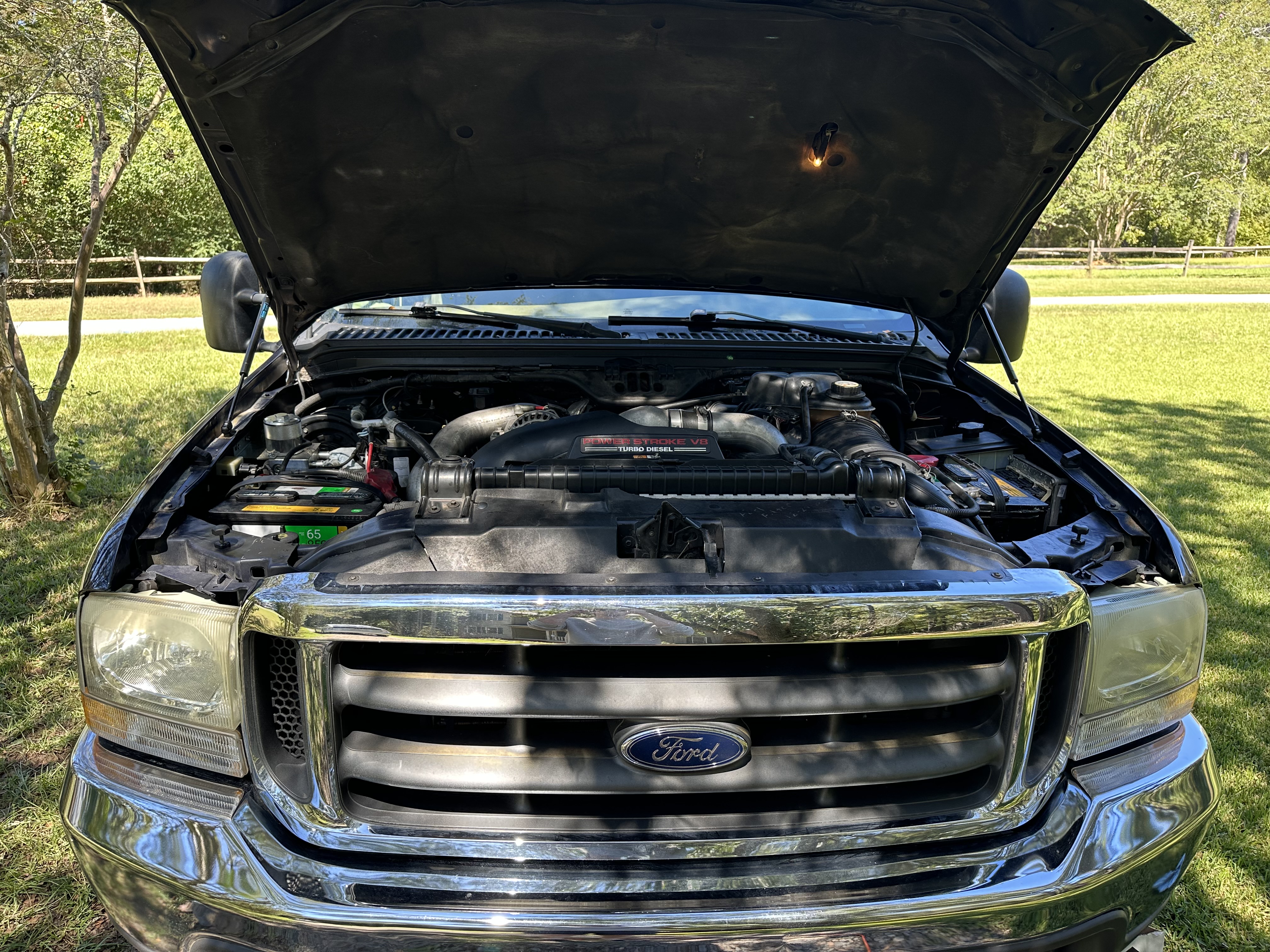 Used 2003 Ford F250 Lariat AWD/4WD image 2