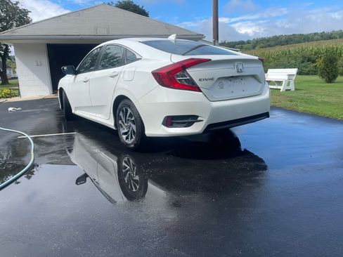 Used 2017 Honda Civic EX image 4