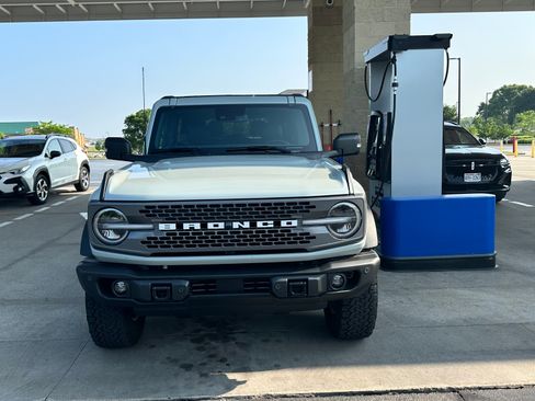 Used 2023 Ford Bronco Badlands AWD/4WD image 8