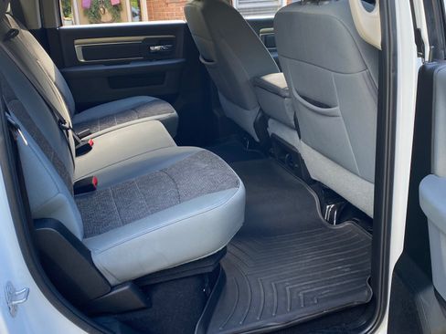 Used 2019 RAM 1500 Big Horn AWD/4WD image 8