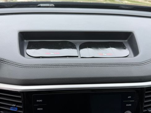 Used 2018 Volkswagen Atlas SEL w/ R-Line Package image 19