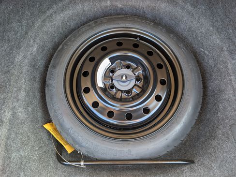 Used 1999 Lincoln Continental image 23