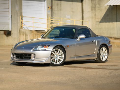 Used 2004 Honda S2000 image 13