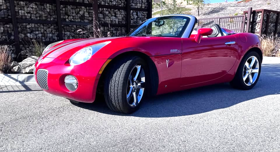 Used 2008 Pontiac Solstice Convertible RWD image 1