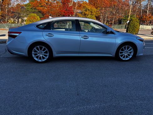Used 2014 Toyota Avalon Limited image 13