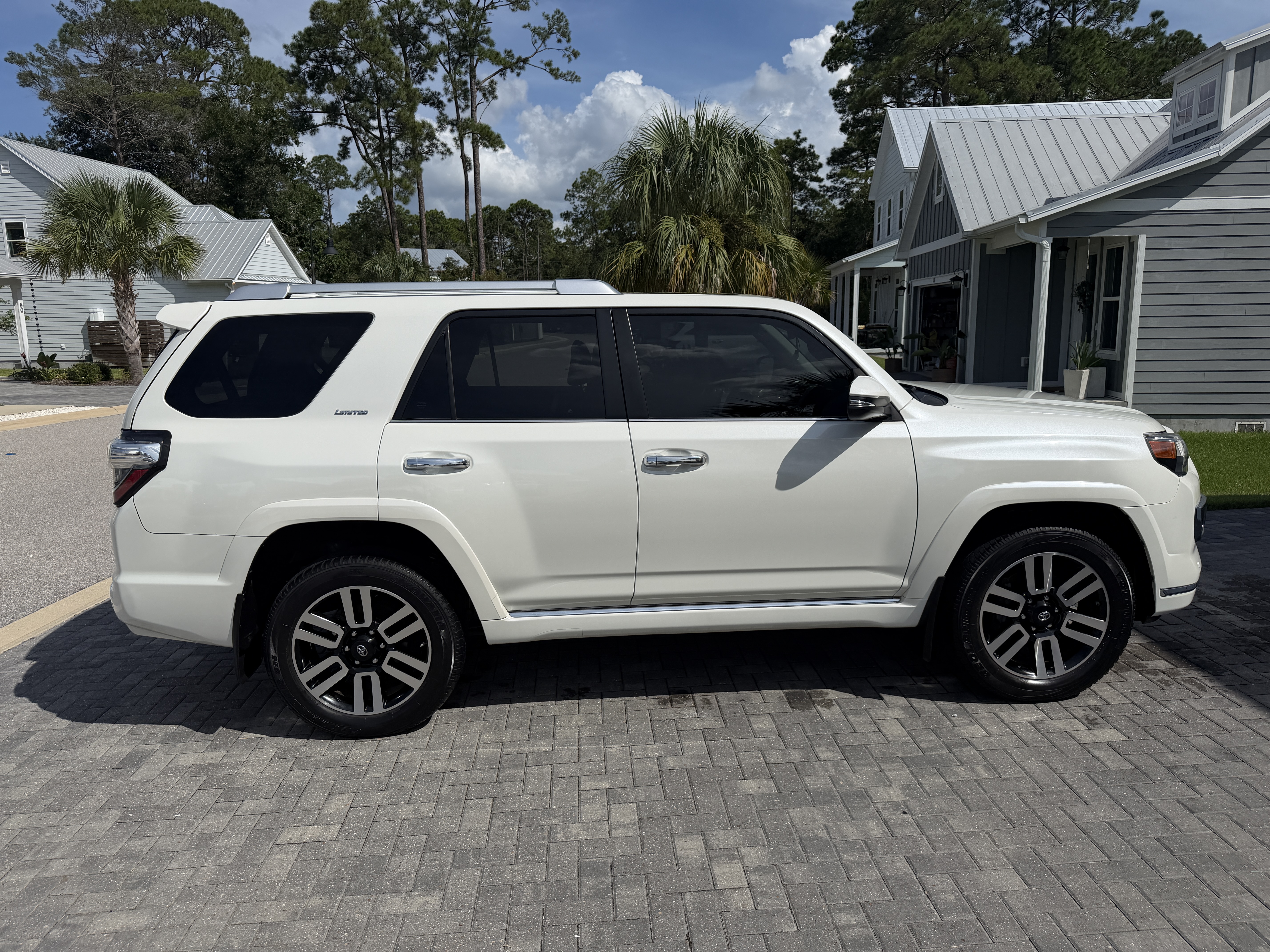 Used 2021 Toyota 4Runner Limited AWD/4WD image 8