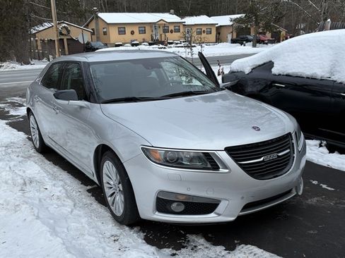 Used 2010 Saab 9-5 Aero image 4