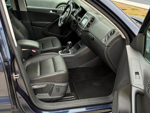 Used 2016 Volkswagen Tiguan SE image 9