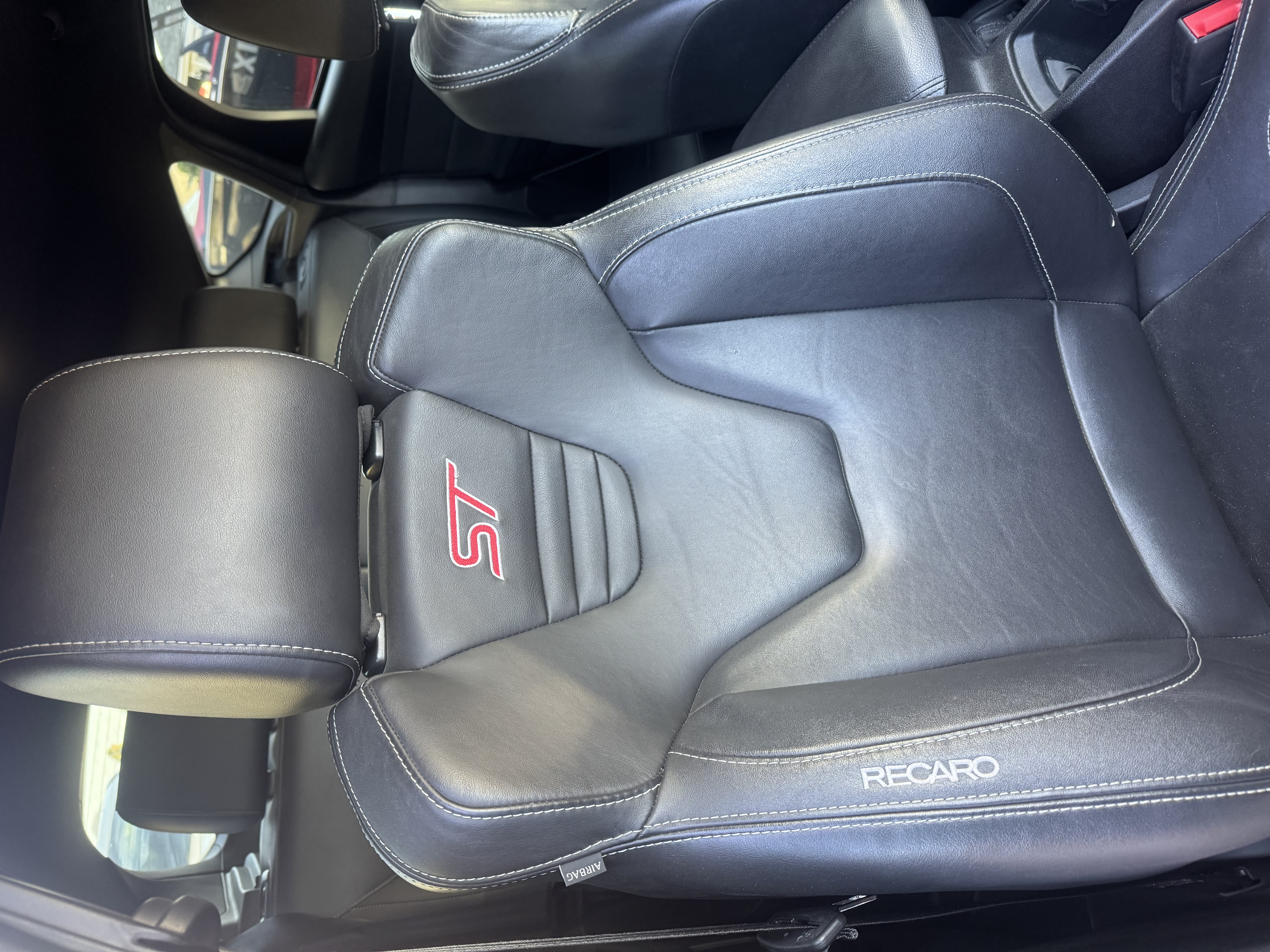 Used 2016 Ford Focus ST w/ Equipment Group 402A FWD image 11
