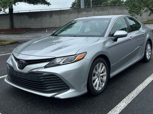 Used 2020 Toyota Camry LE FWD image 1
