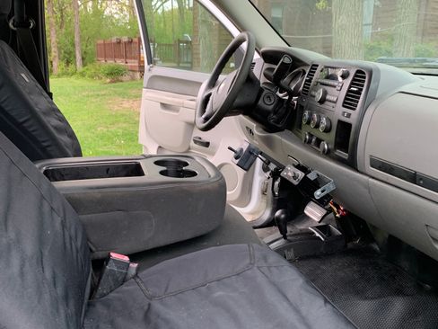 Used 2013 Chevrolet Silverado 2500 W/T w/ Snow Plow Prep Package AWD/4WD image 16