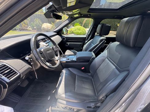 Used 2019 Land Rover Discovery HSE AWD/4WD image 2