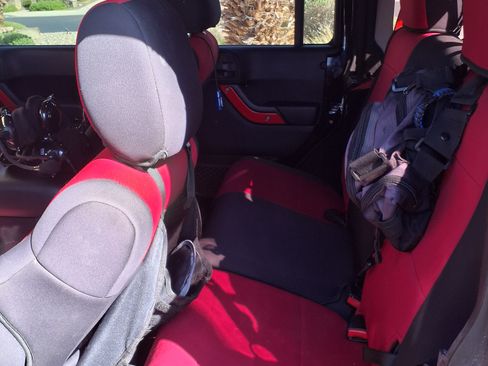 Used 2012 Jeep Wrangler Unlimited Sport image 15