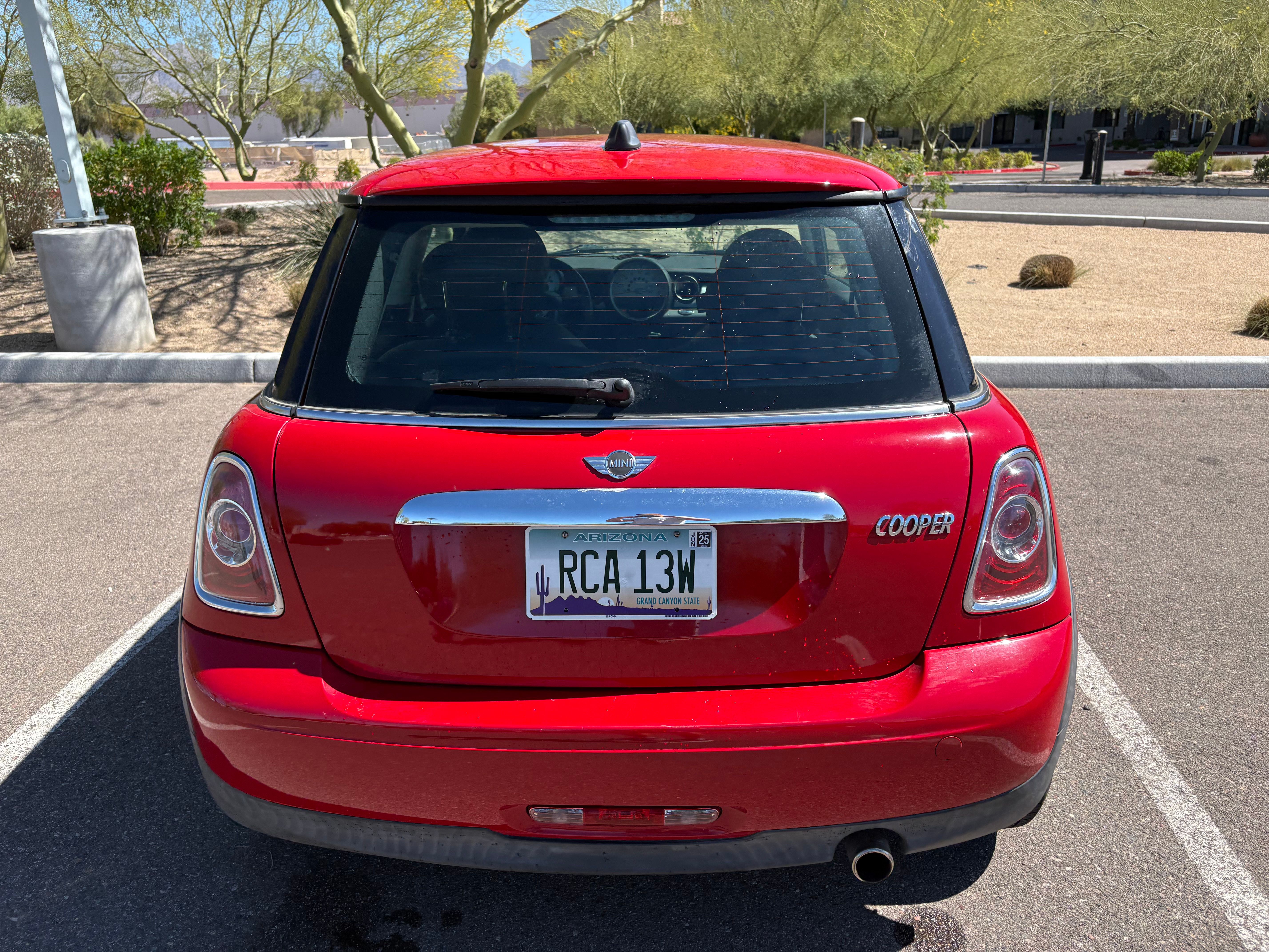Used 2011 MINI Cooper Hardtop FWD image 1