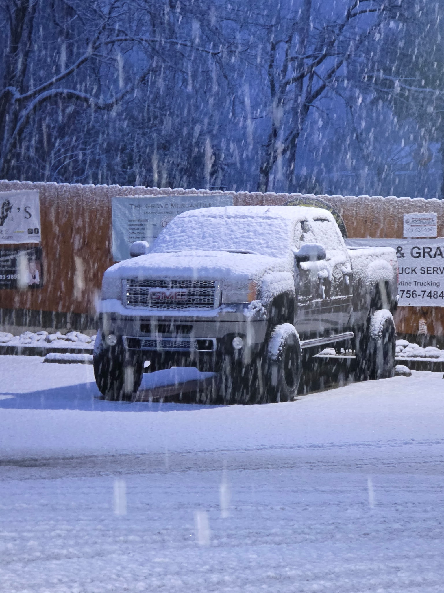 Used 2014 GMC Sierra 2500 Denali w/ Suspension Package, Off-Road AWD/4WD image 5