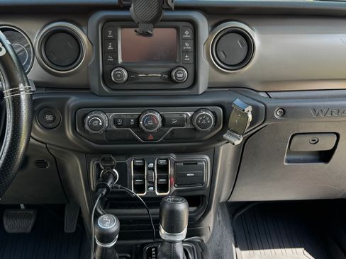 Used 2018 Jeep Wrangler Unlimited Sport S image 14