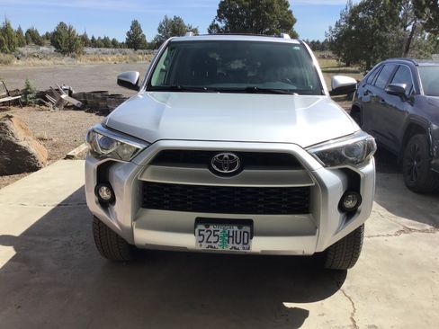 Used 2016 Toyota 4Runner SR5 image 2