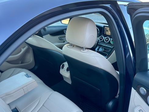 Used 2015 Mercedes-Benz C 300 4MATIC Sedan image 11
