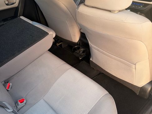 Used 2014 Toyota Corolla LE image 13