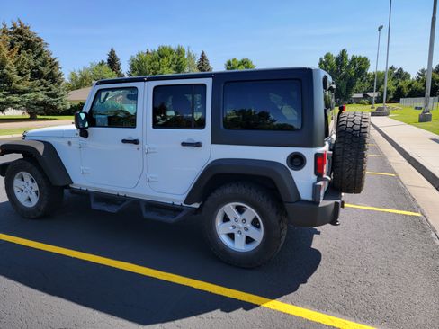Used 2018 Jeep Wrangler Unlimited Sport S image 5